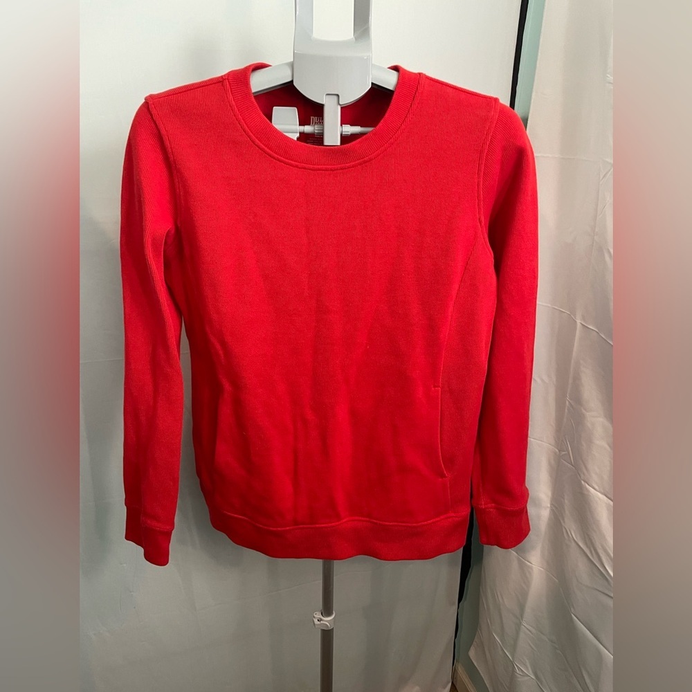 Duluth trading company size small, red,‎ ribbed kangaroo pocket sweater